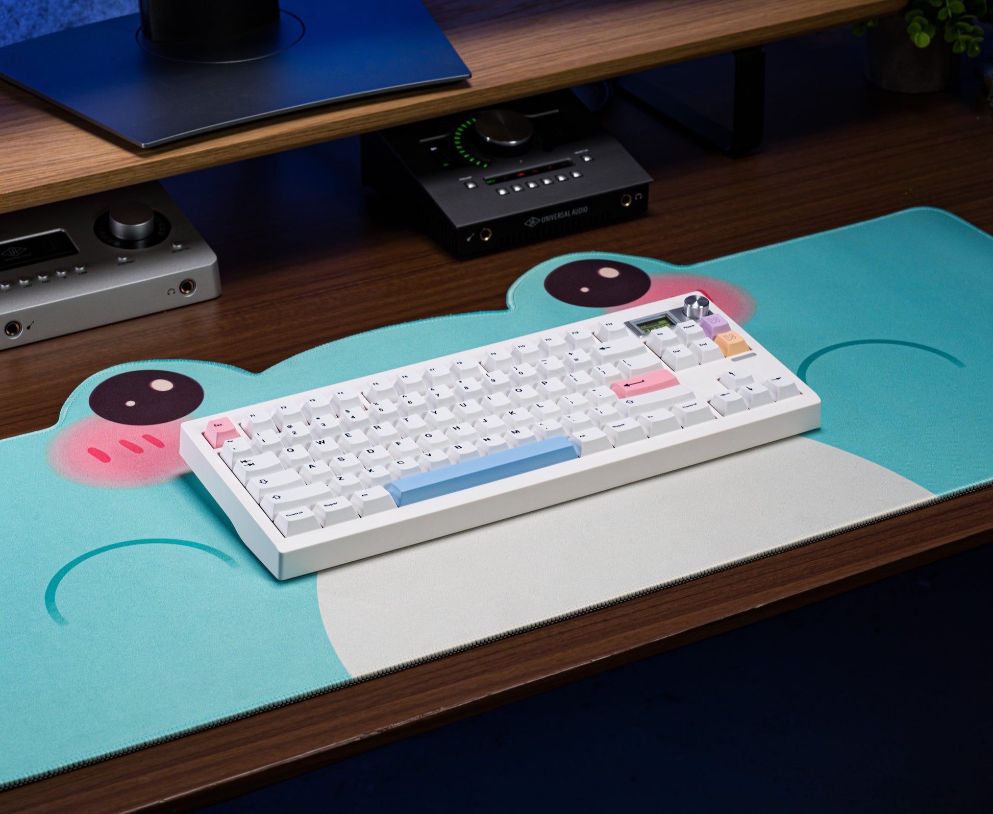 PBT keycaps set: white keys with pastel accents across the main key area.