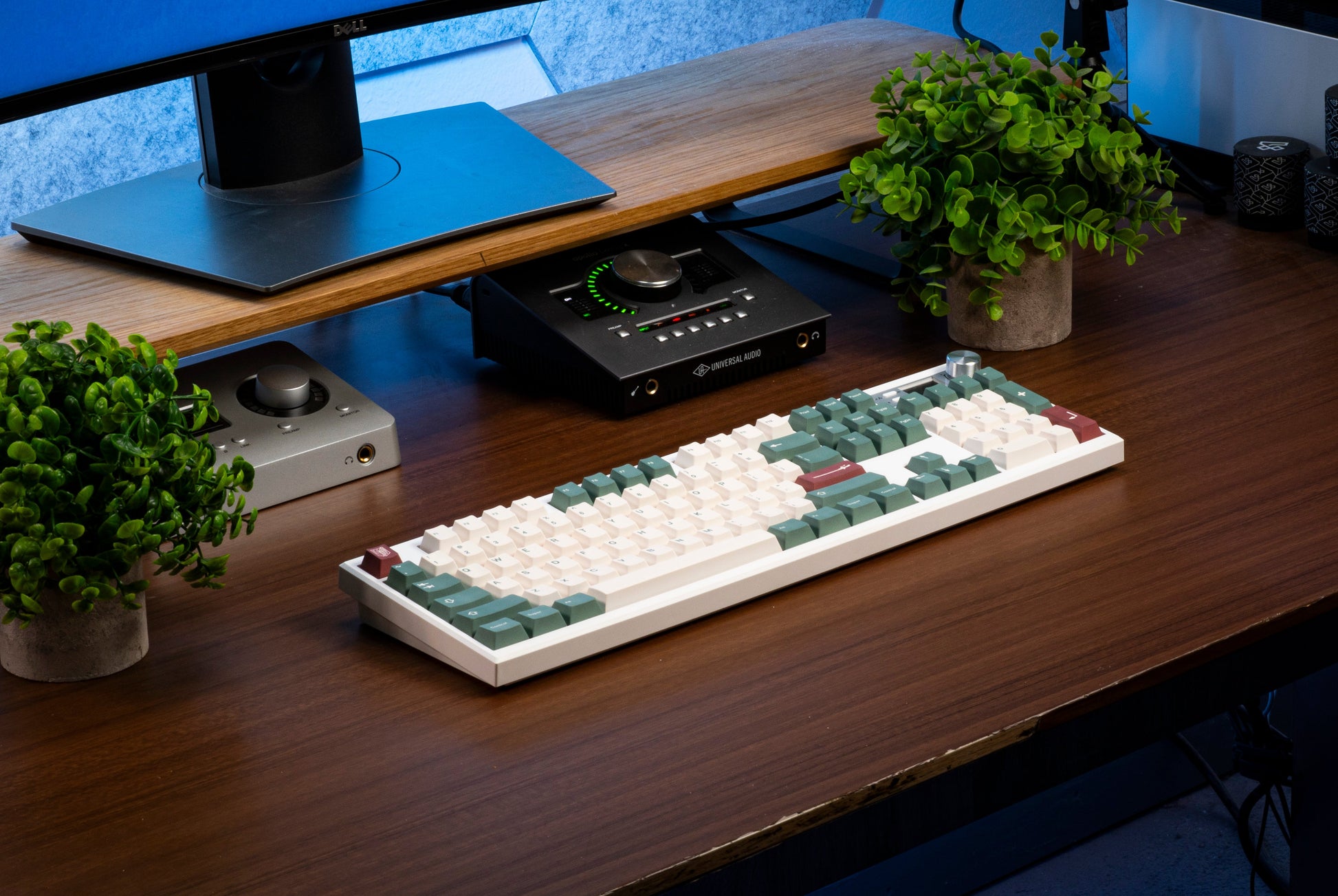 PBT keycap set on full-size keyboard, white and dark green keys with red accents