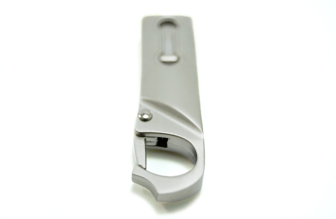 Clip-on USB flash drive with keyring loop, open connector end