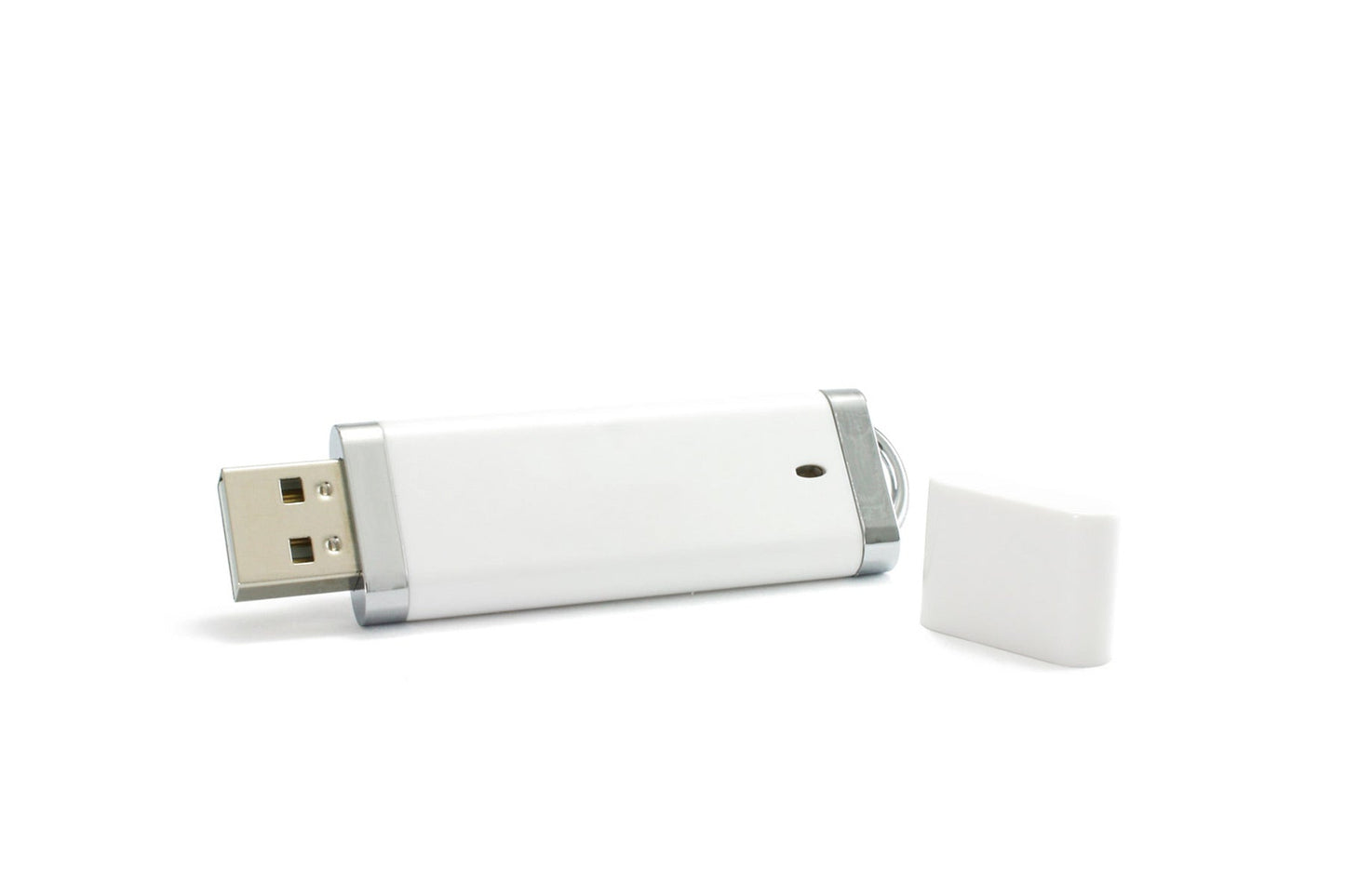 USB 3.1 flash drive with USB plug fully exposed; unprinted white metal body